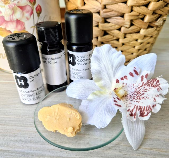 coffee co2 hazelnut vanilla extract skincare
