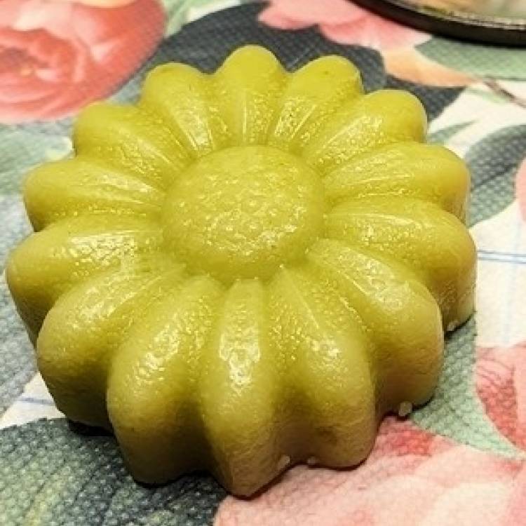 Green tea solid shower butter