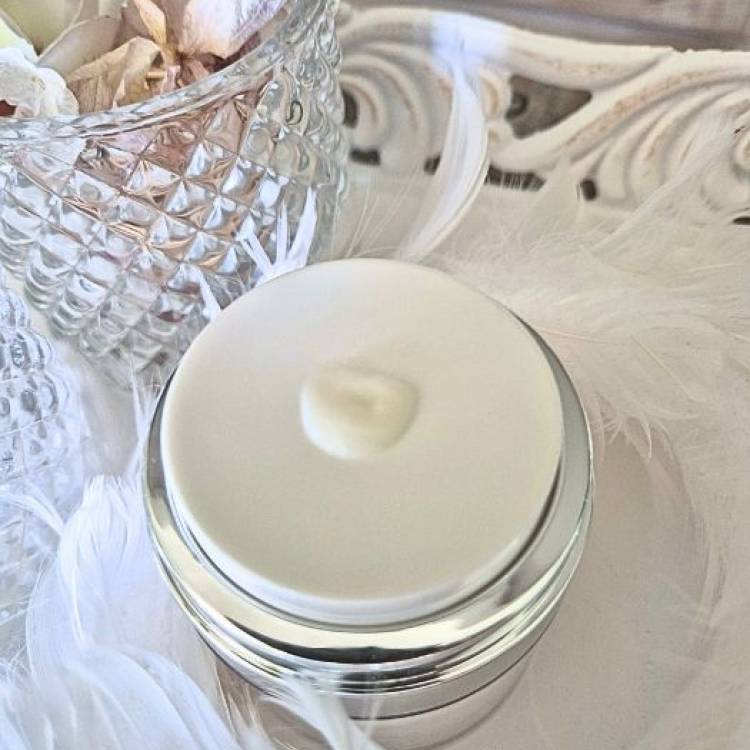 Fresh & Velvety DIY Face Cream Recipe 