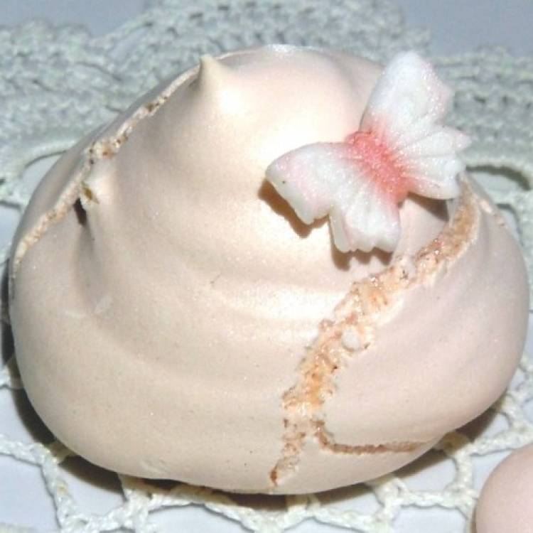 Decorated rose meringue recipe