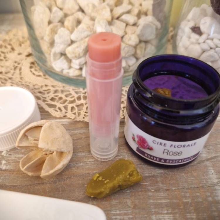 “Hyalu-Roses” Regenerating DIY Lip Balm Recipe